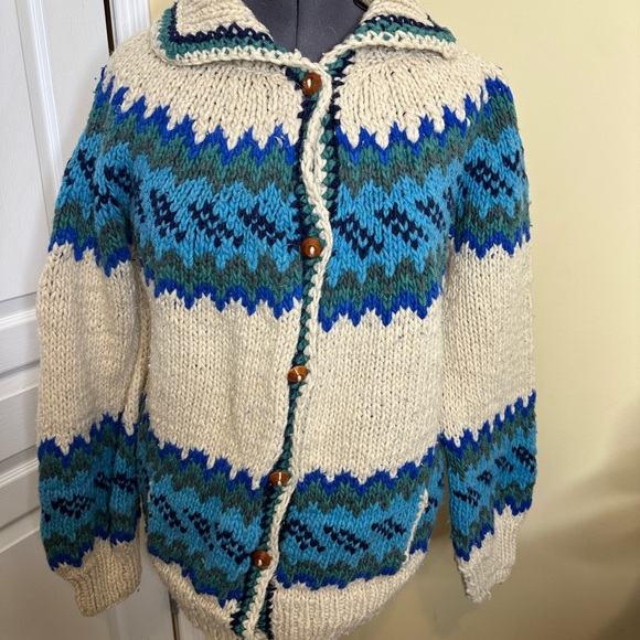 Vintage stunning wool cowichan style sweater by Back Country
Circa 90’s - Picture 3 of 9